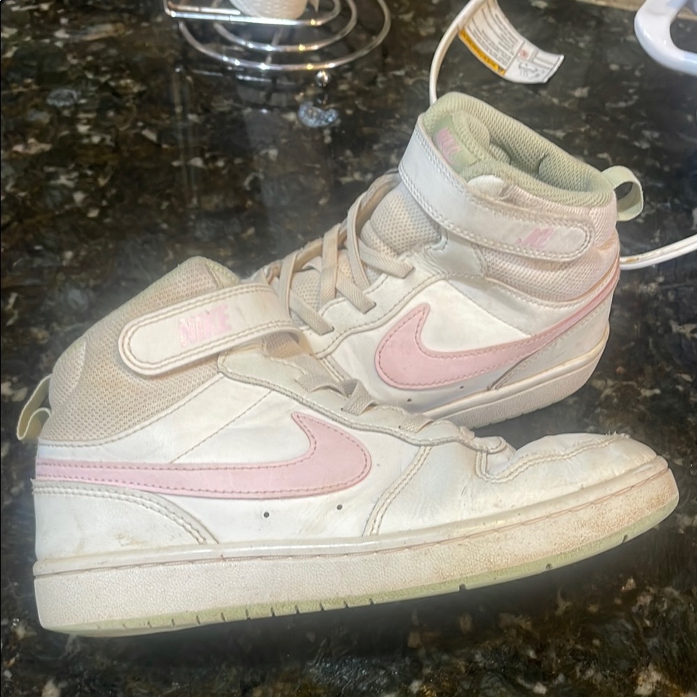 Nike Court Borough Midi Sneakers! Youth 2.5